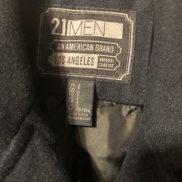 Men’s Coat - Picture 3 of 3